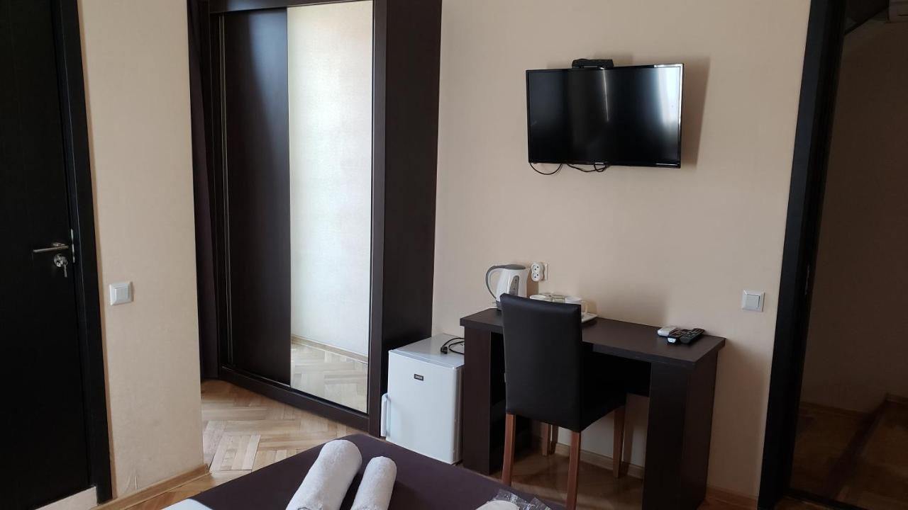 Family Guest House Tbilissi Extérieur photo