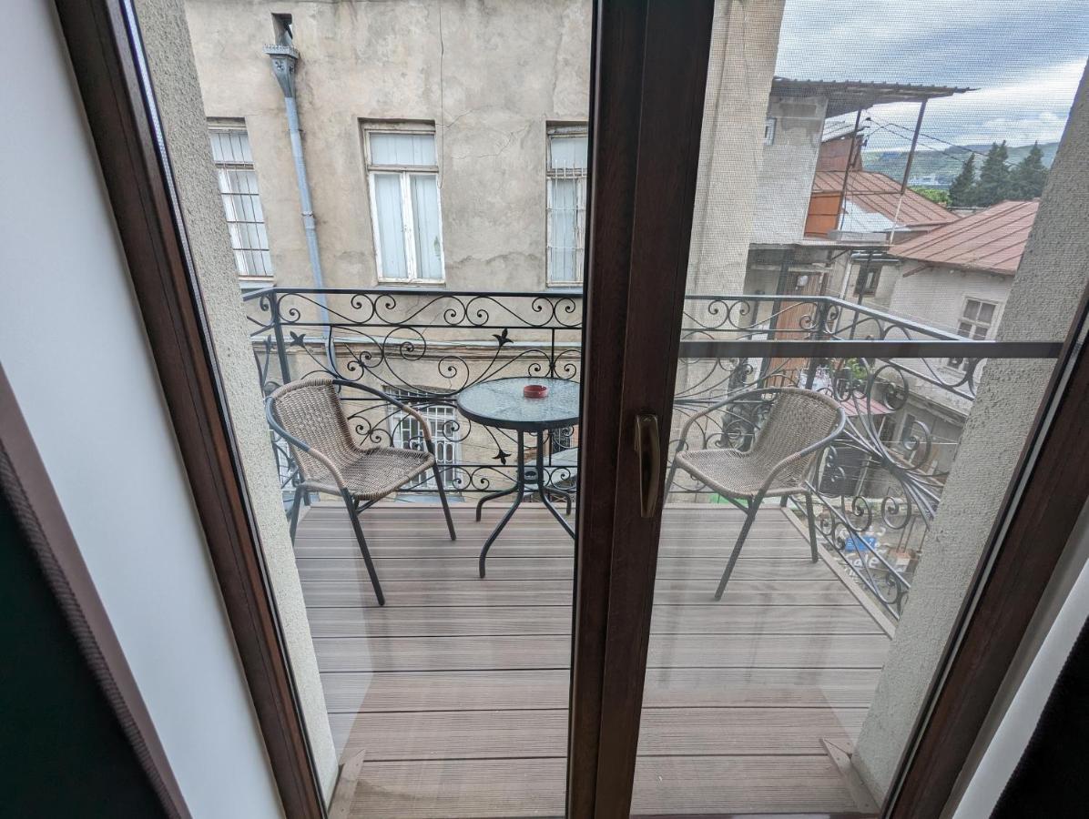 Family Guest House Tbilissi Extérieur photo